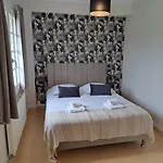 Отель Eco Du Domaine De Ouezy